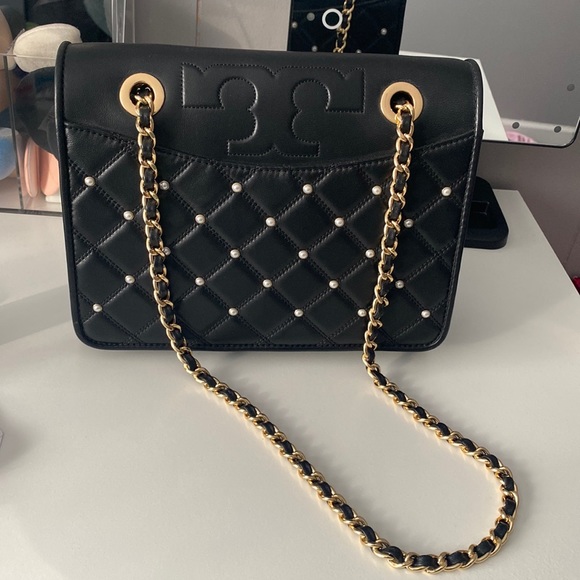 Tory Burch Handbags - Tory Burch Savannah Pearl convertible shoulder bag